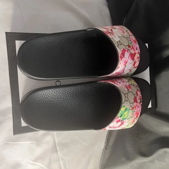 💕Urgent sale✔Gucci sandals for women Brand new slippers