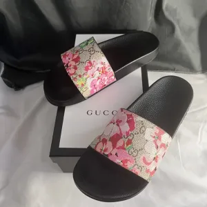 💕Urgent sale✔Gucci sandals for women Brand new slippers