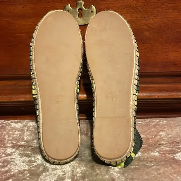 VALENTINO GARAVANI Fluro Camo Green Espadrille Flats $420 EUC 8; EUR 38