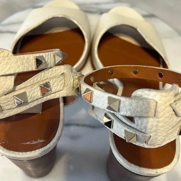 Valentino Garavani US 9.5  Rockstud Chunky Block Heels Cream Stud Straps FLAW