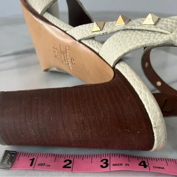 Valentino Garavani US 9.5  Rockstud Chunky Block Heels Cream Stud Straps FLAW