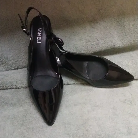 Vaneli Madala Paten Leather Sling Back with block heels size 9