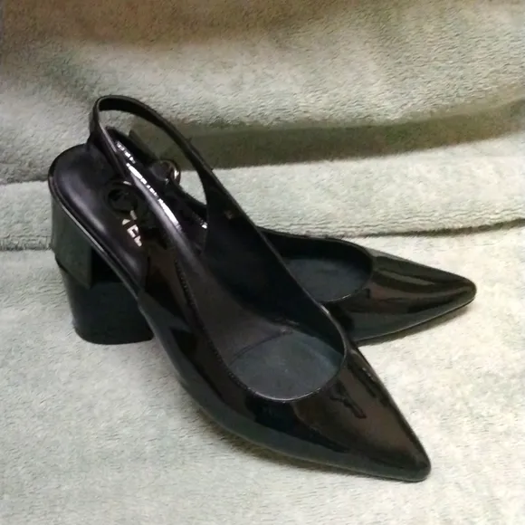 Vaneli Madala Paten Leather Sling Back with block heels size 9