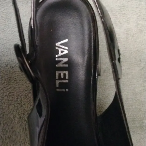 Vaneli Madala Paten Leather Sling Back with block heels size 9