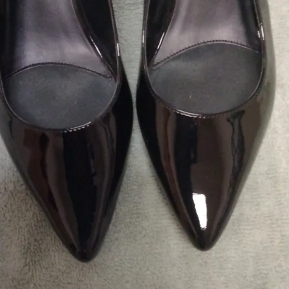 Vaneli Madala Paten Leather Sling Back with block heels size 9