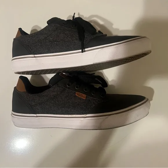 Vans Atwood Deluxe Gray Sneakers Men's Size 10 Low Top Skate Shoes Ultra Cush