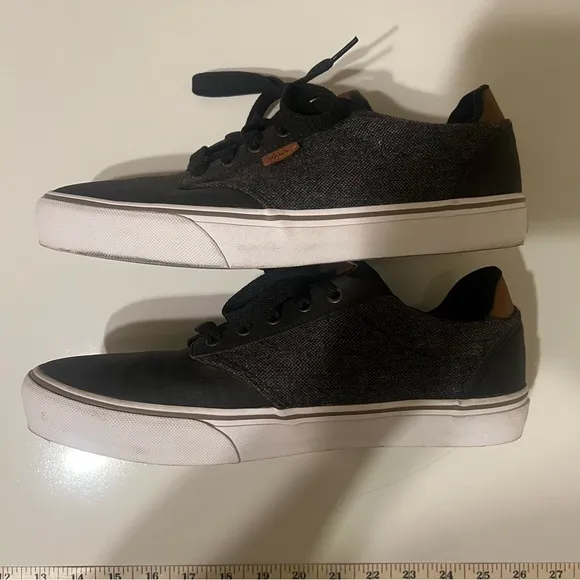 Vans Atwood Deluxe Gray Sneakers Men's Size 10 Low Top Skate Shoes Ultra Cush