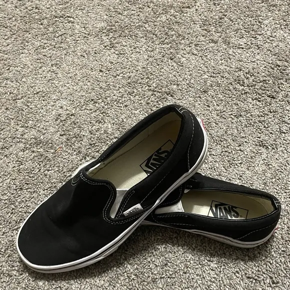 Vans Classic Canvas Slip-on Loafer size 8 Skate Sneaker Black and white Unisex