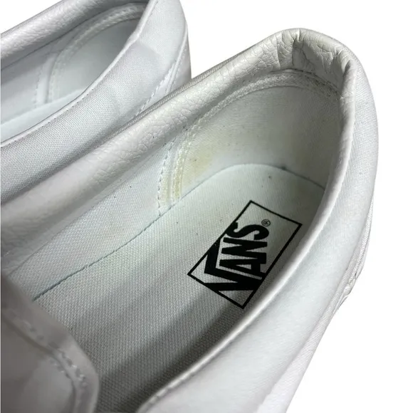 VANS Classic Slip-On in White Size 14.0M