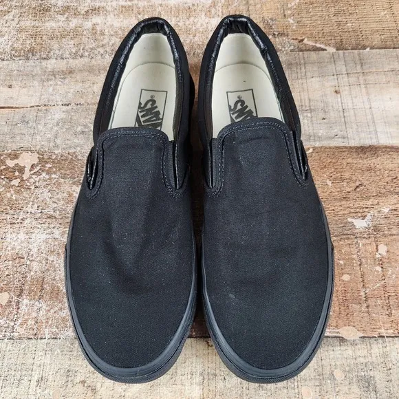 Vans Classic Slip-On Men Sz 9.5 Triple Black Canvas Low Top Sneaker Skater Shoe