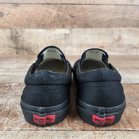 Vans Classic Slip-On Men Sz 9.5 Triple Black Canvas Low Top Sneaker Skater Shoe