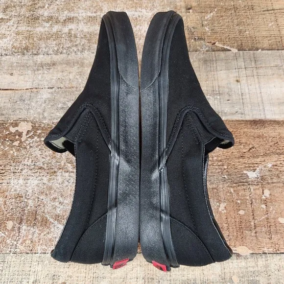 Vans Classic Slip-On Men Sz 9.5 Triple Black Canvas Low Top Sneaker Skater Shoe