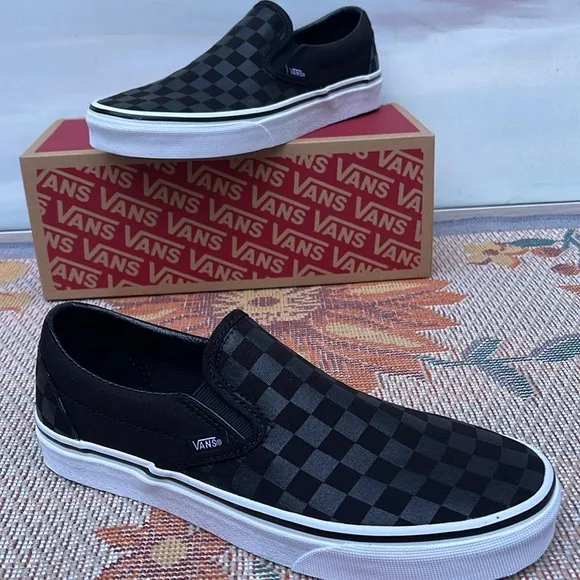Vans Men’s Classic Slip-On (Checkerboard)Black/BlackVN000EYE276Sneakers