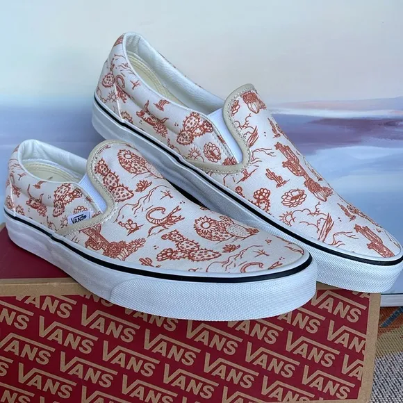Vans Men’s Classic Slip-On Desert Vibes Turtledove/Tr WhtVN0A5JLX8NLSneakers