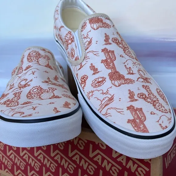Vans Men’s Classic Slip-On Desert Vibes Turtledove/Tr WhtVN0A5JLX8NLSneakers