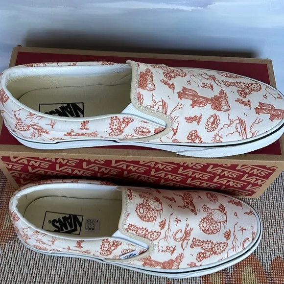 Vans Men’s Classic Slip-On Desert Vibes Turtledove/Tr WhtVN0A5JLX8NLSneakers
