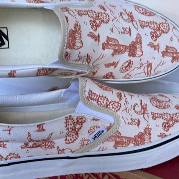 Vans Men’s Classic Slip-On Desert Vibes Turtledove/Tr WhtVN0A5JLX8NLSneakers