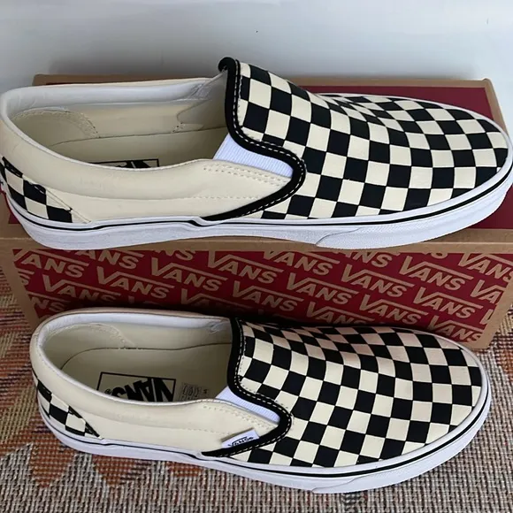 Vans Men’s Classic Slip-OnBIk&amp;Whtchckerboard/WhtVN000EYEBWWSneakers