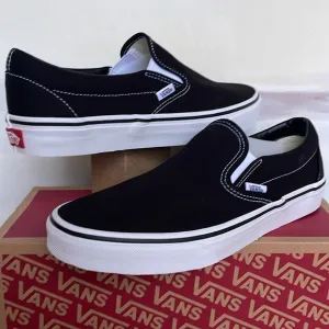 Vans Men’s Classic Slip-OnBlackVN000EYEBLKSneakers