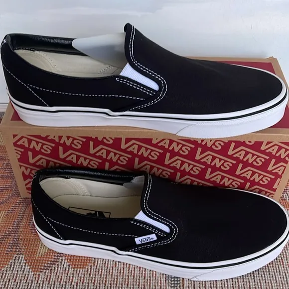 Vans Men’s Classic Slip-OnBlackVN000EYEBLKSneakers