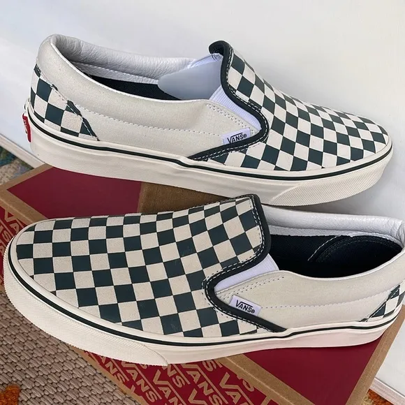 Vans Men’s Classic Slip-OnCheckerboard Green/True White VN000BVZBGNSneakers
