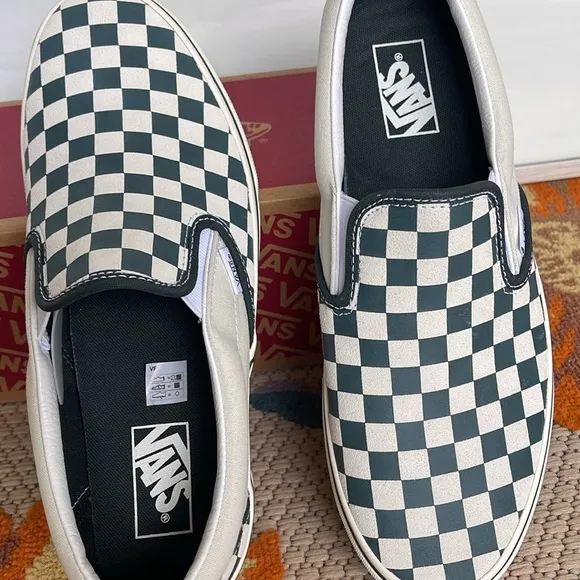 Vans Men’s Classic Slip-OnCheckerboard Green/True White VN000BVZBGNSneakers