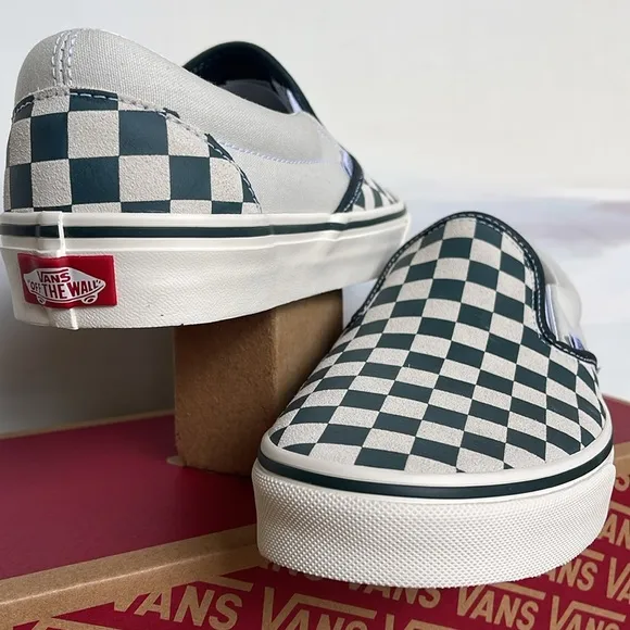 Vans Men’s Classic Slip-OnCheckerboard Green/True White VN000BVZBGNSneakers