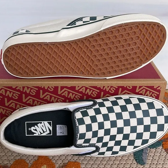 Vans Men’s Classic Slip-OnCheckerboard Green/True White VN000BVZBGNSneakers