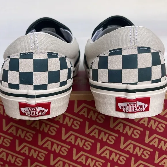 Vans Men’s Classic Slip-OnCheckerboard Green/True White VN000BVZBGNSneakers