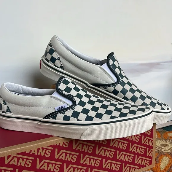 Vans Men’s Classic Slip-OnCheckerboard Green/True White VN000BVZBGNSneakers