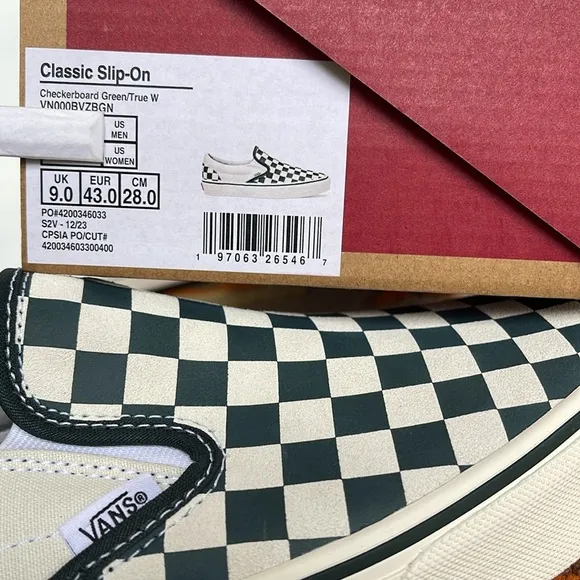 Vans Men’s Classic Slip-OnCheckerboard Green/True White VN000BVZBGNSneakers