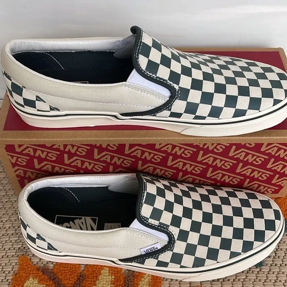 Vans Men’s Classic Slip-OnCheckerboard Green/True White VN000BVZBGNSneakers