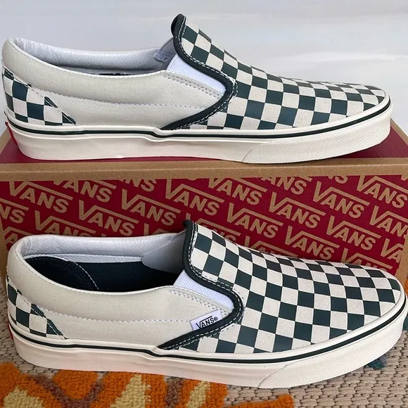 Vans Men’s Classic Slip-OnCheckerboard Green/True White VN000BVZBGNSneakers