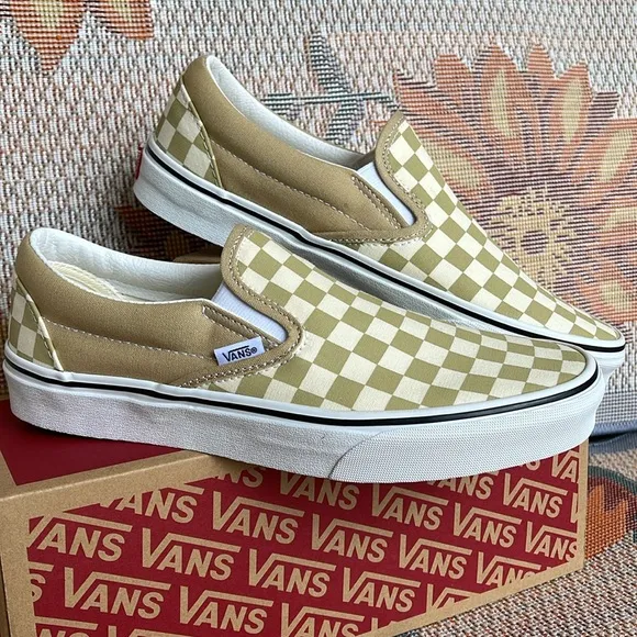 Vans Men’s Classic Slip-OnCheckerboard Taos TaupeVN0A5A08YUUSneakers