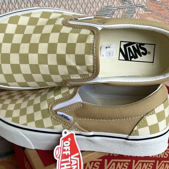 Vans Men’s Classic Slip-OnCheckerboard Taos TaupeVN0A5A08YUUSneakers