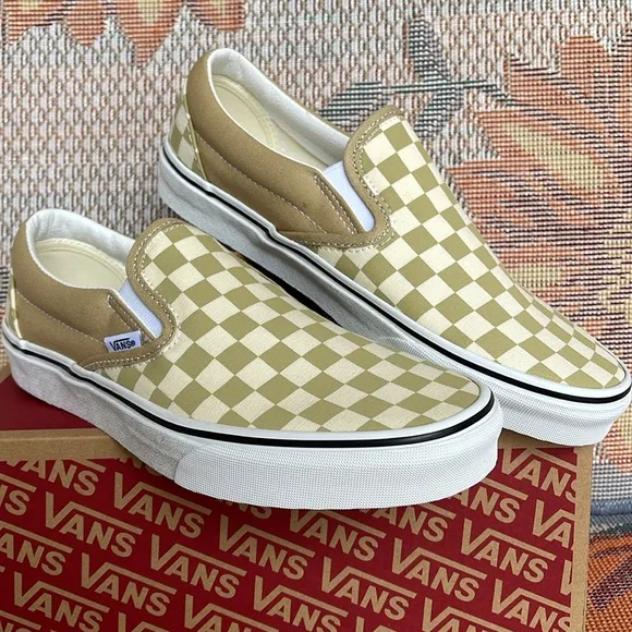 Vans Men’s Classic Slip-OnCheckerboard Taos TaupeVN0A5A08YUUSneakers