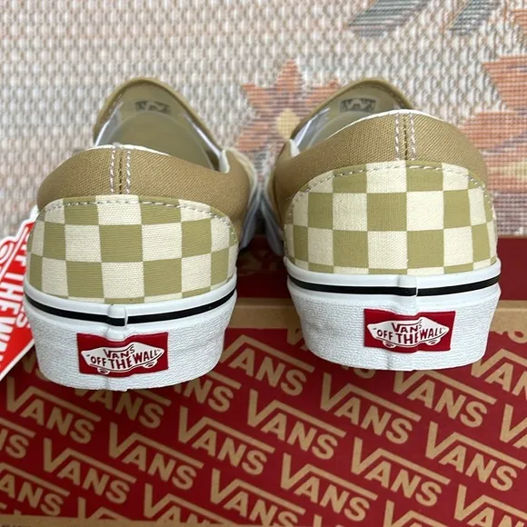 Vans Men’s Classic Slip-OnCheckerboard Taos TaupeVN0A5A08YUUSneakers