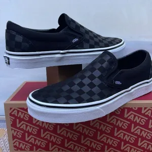 Vans Men’s Classic Slip-On(Checkerboard)Black/BlackVN000EYE276Sneakers