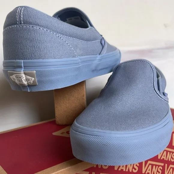 Van’s Men’s Classic Slip-OnPastel Mono Dusty BlueVN000CT5DSBSneakers