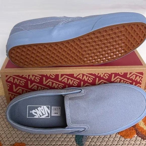 Van’s Men’s Classic Slip-OnPastel Mono Dusty BlueVN000CT5DSBSneakers