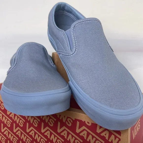 Van’s Men’s Classic Slip-OnPastel Mono Dusty BlueVN000CT5DSBSneakers