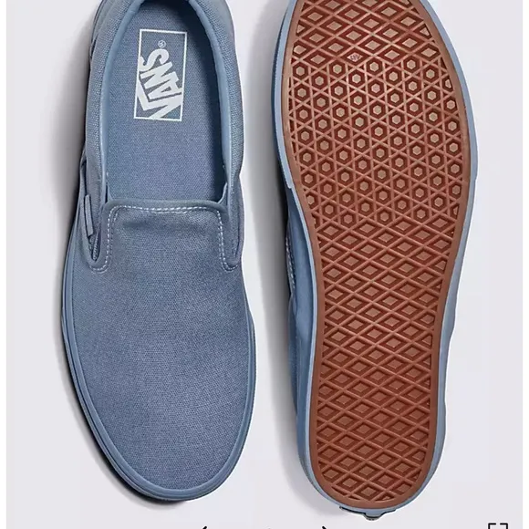 Van’s Men’s Classic Slip-OnPastel Mono Dusty BlueVN000CT5DSBSneakers