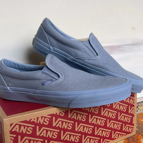 Van’s Men’s Classic Slip-OnPastel Mono Dusty BlueVN000CT5DSBSneakers