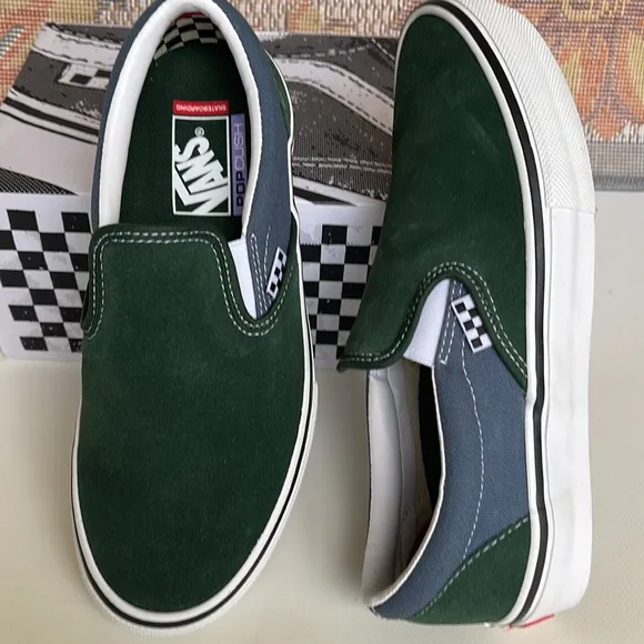 Vans Mens Skate Slip-OnMountain ViewVN0A5FCABD6Sneakers