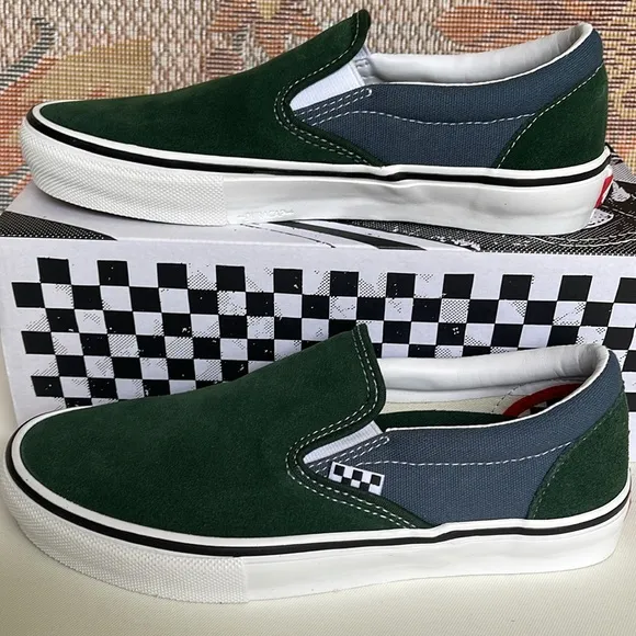 Vans Mens Skate Slip-OnMountain ViewVN0A5FCABD6Sneakers