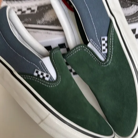 Vans Mens Skate Slip-OnMountain ViewVN0A5FCABD6Sneakers