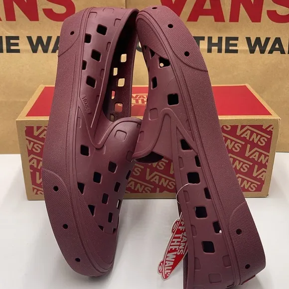 Vans Men’s Slip-On Trk Tawny Port VN0A5HF8TWPSneakers