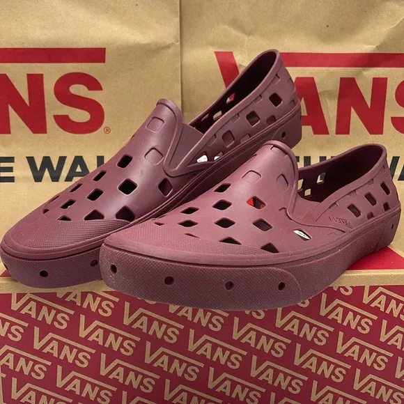 Vans Men’s Slip-On Trk Tawny Port VN0A5HF8TWPSneakers