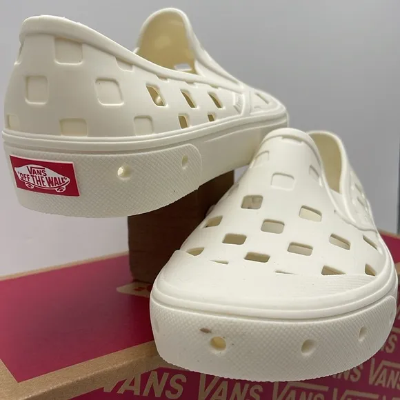 Vans Men’s Slip-On TrkMarshmallowVN0A5HF8FS8Sneakers