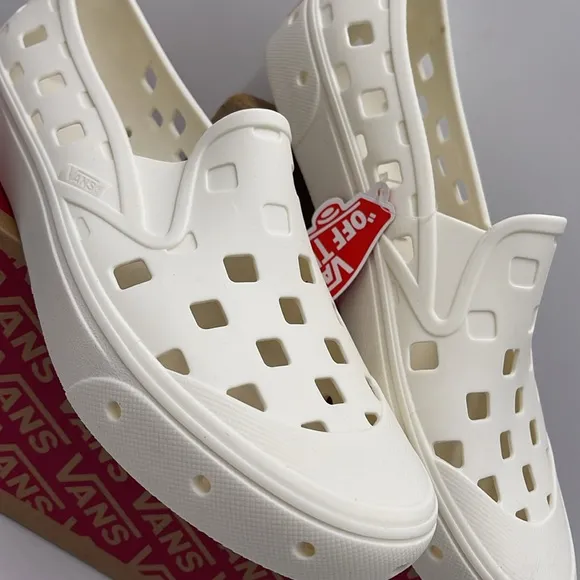 Vans Men’s Slip-On TrkMarshmallowVN0A5HF8FS8Sneakers